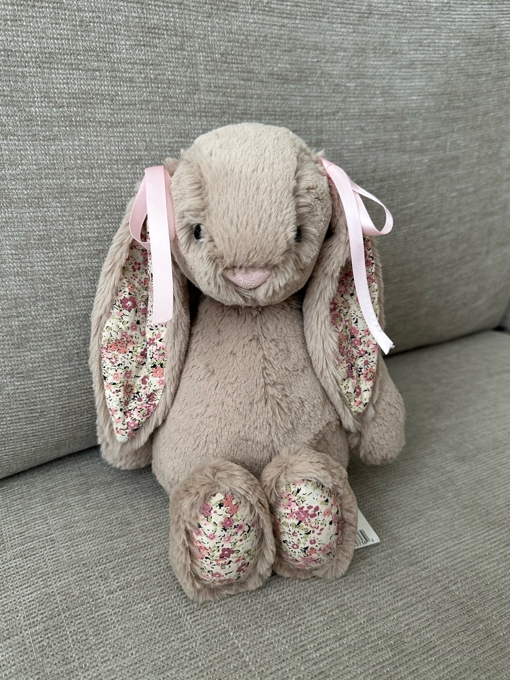 Jellycat Bashful Bea Blossom Bunny